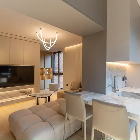 Inn, New Bazaar Tiran