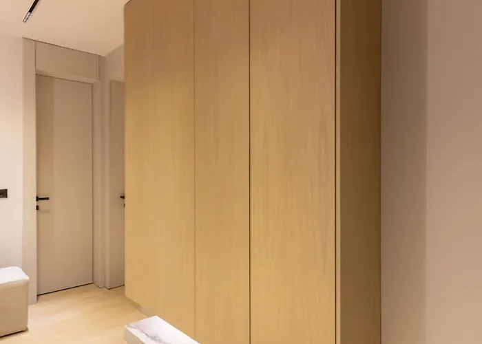 Inn, New Bazaar Tirana